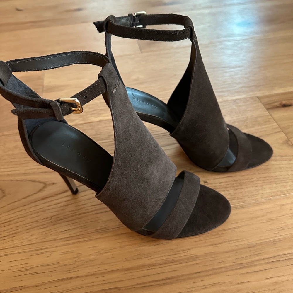 Theory suade heels brown size 38.5. Never worn